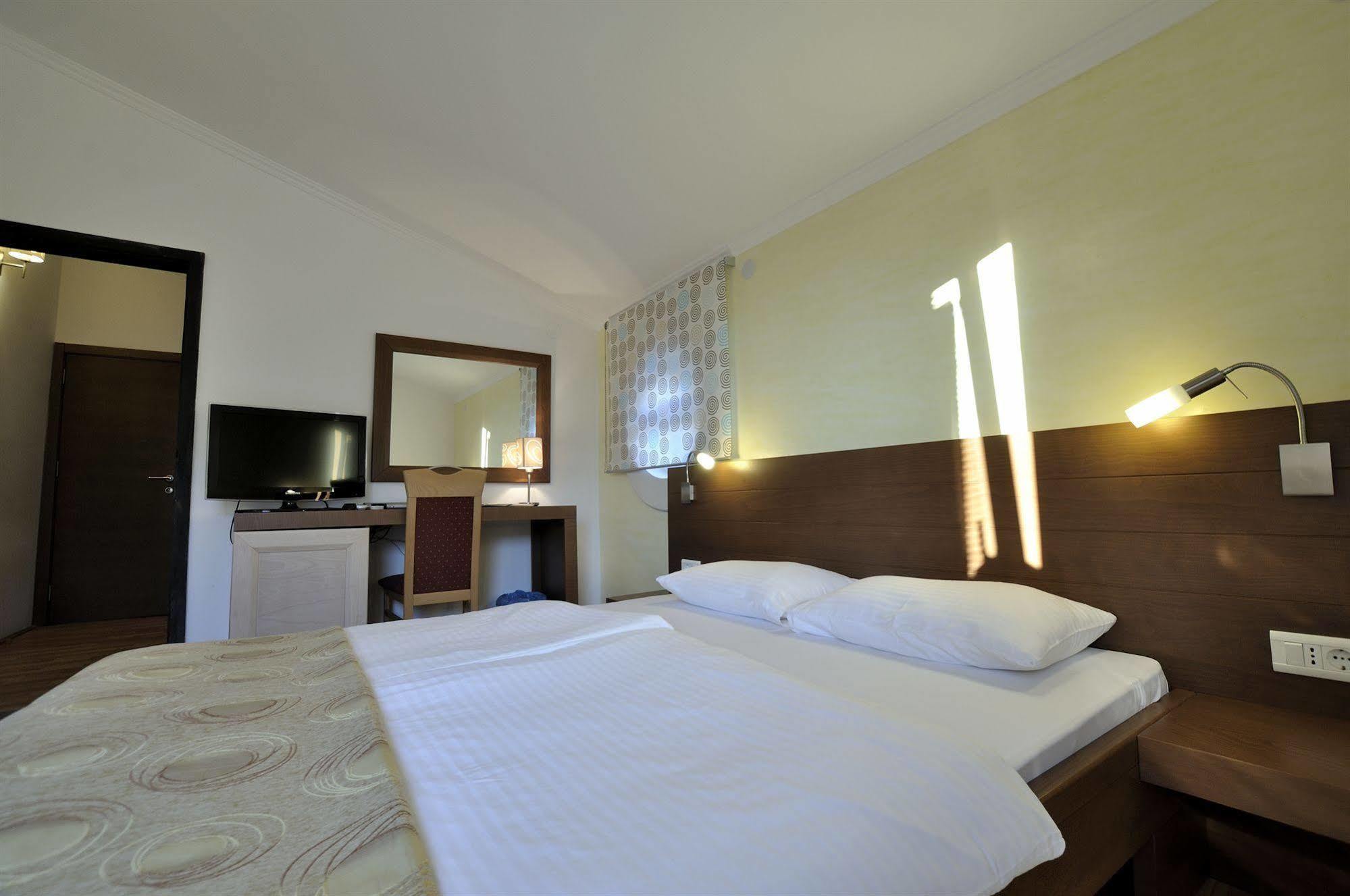 Vila Duric - Ex Hotel Duric Petrovac Dış mekan fotoğraf
